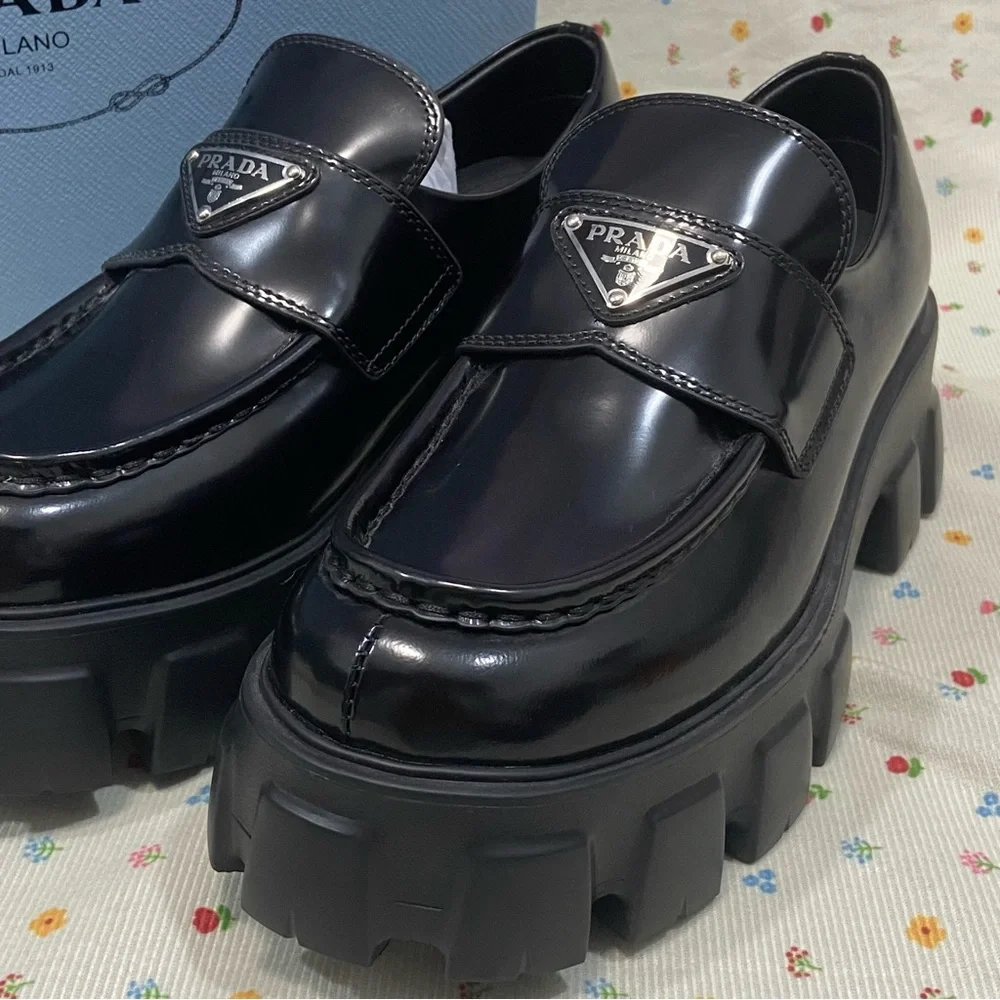 Prada Women’s Black Loafers - Picture 3 of 6